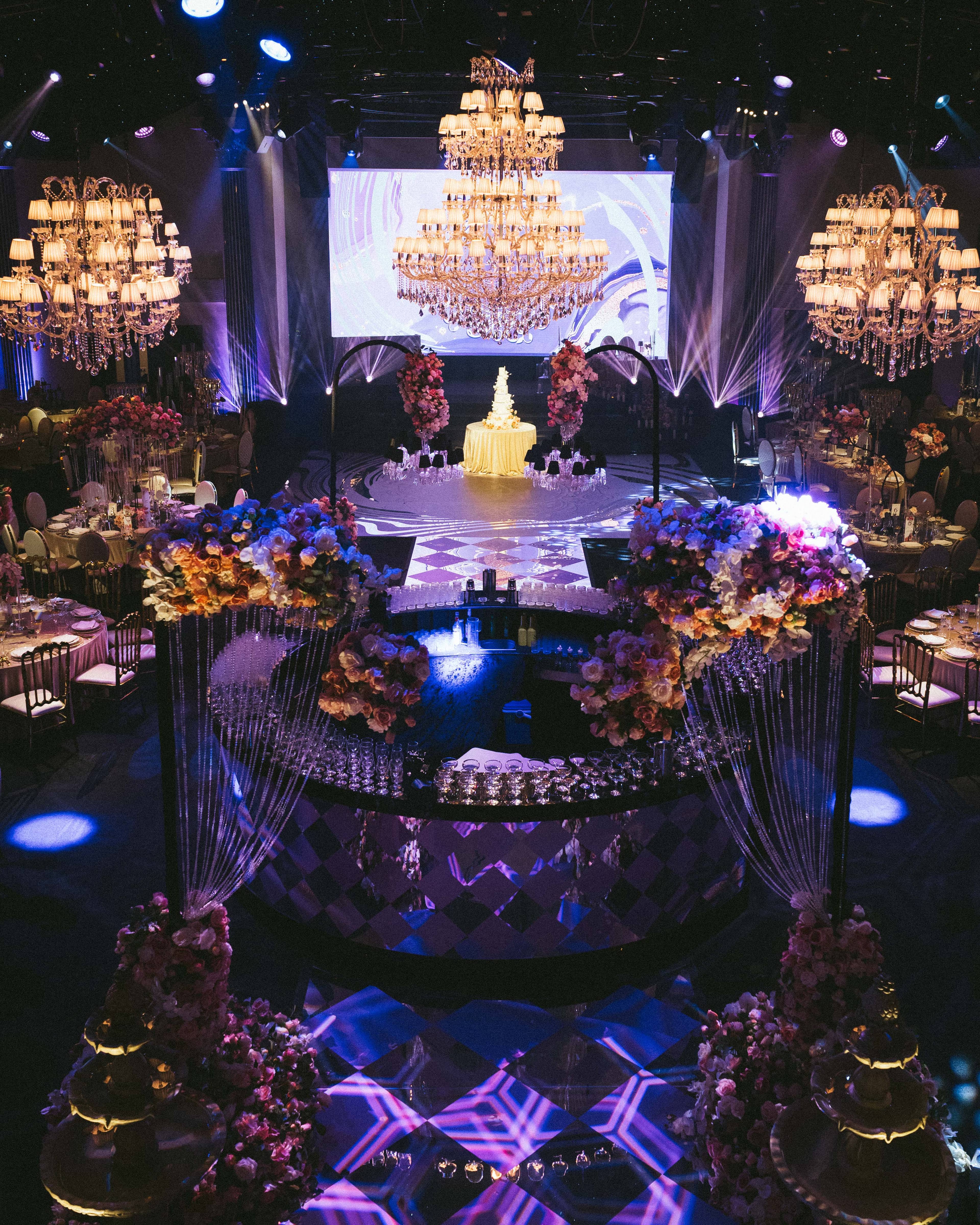 Screen, plinth and dancefloor
